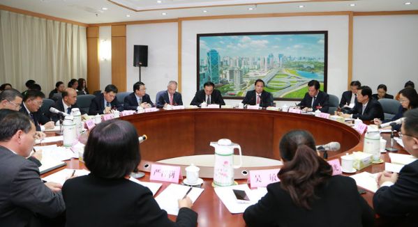 刘赐贵在海口代表团参加审议时指出 坚持全省一盘棋、全岛同城化推动高质量发展